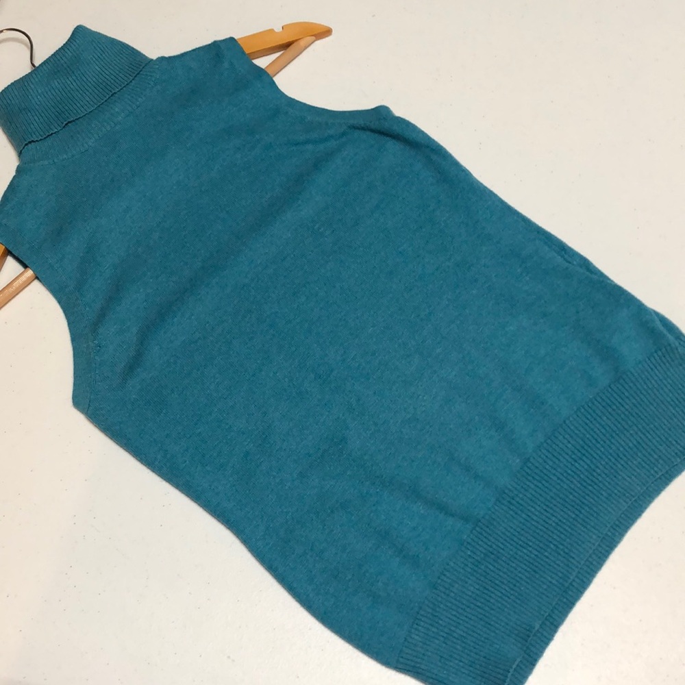 OLD NAVY 🌺sleeveless turtleneck